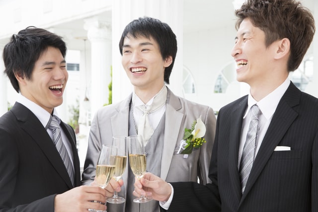 【結婚式】男性ゲストの服装選びと着こなし術を徹底解説！