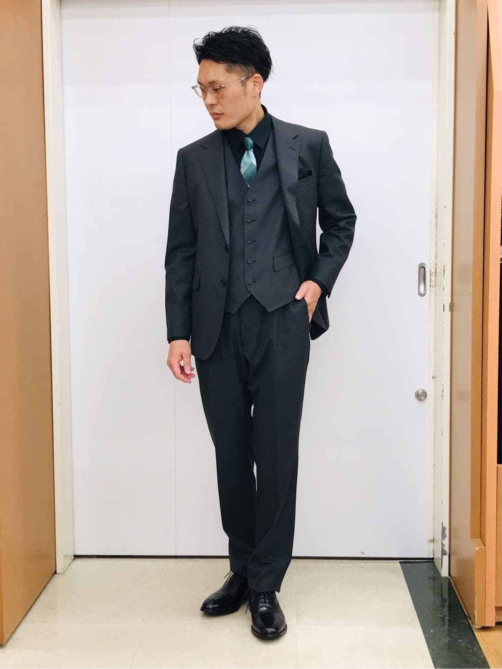 スーツ ベルト なし