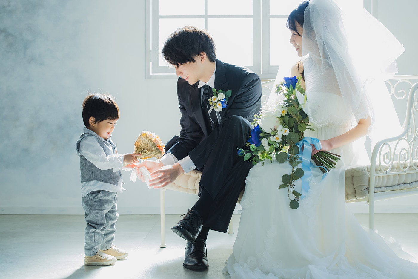 子連れで結婚式に出席できる？服装マナーや子どものご祝儀についても解説