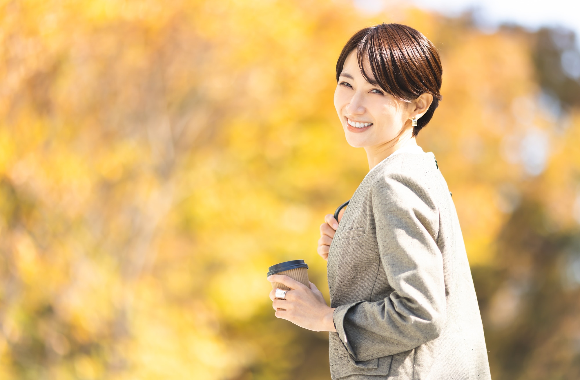 秋のオフィスカジュアルを徹底攻略！おしゃれで「きちんと見え」するレディースコーデ