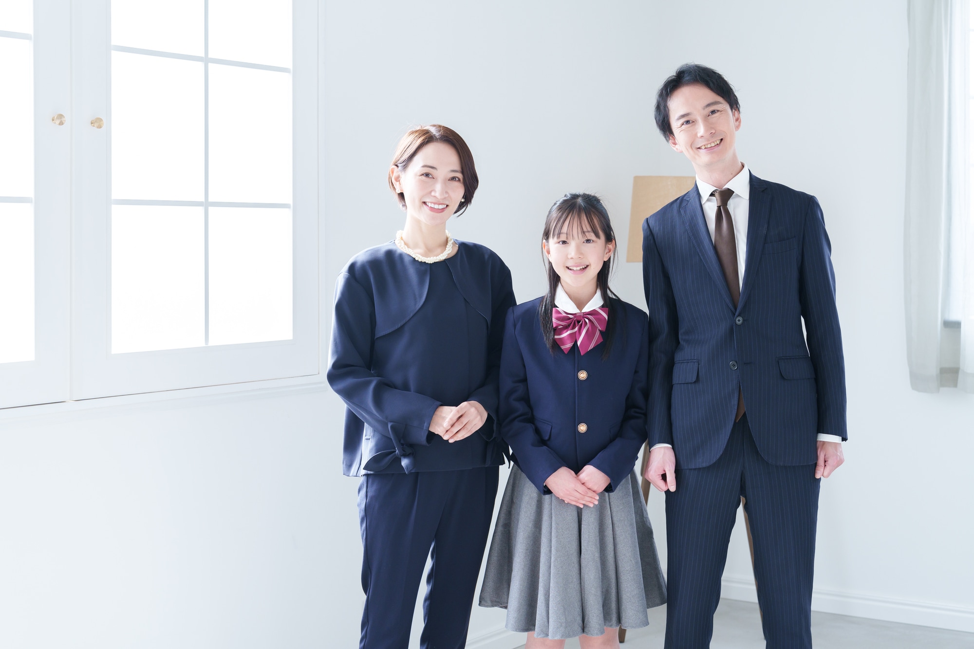 母親の卒業式スーツはどう選ぶ？失敗しない服装選びと上品に見えるコーデを解説