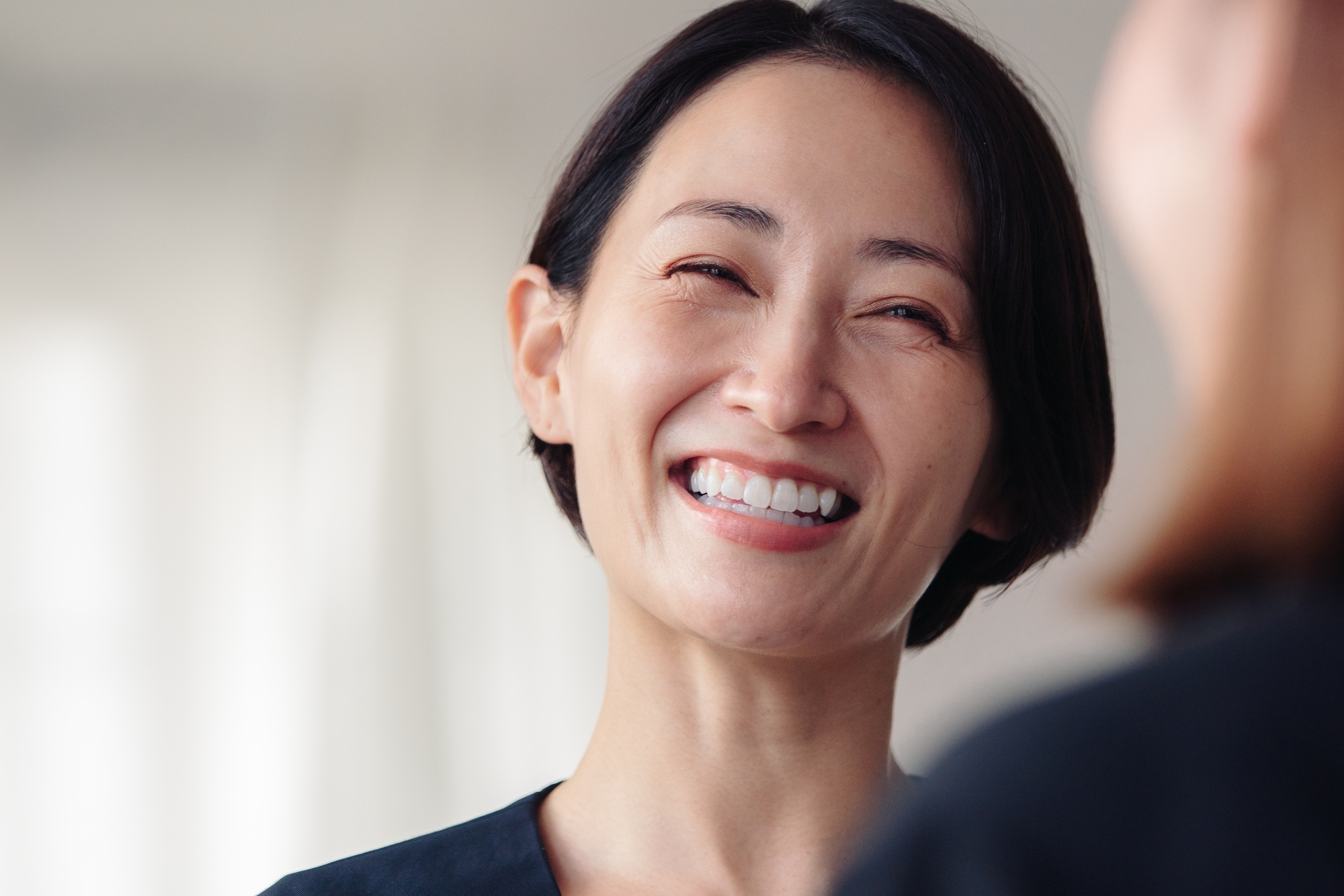 顔合わせでの母親の服装は？50代にふさわしいコーデと選び方
