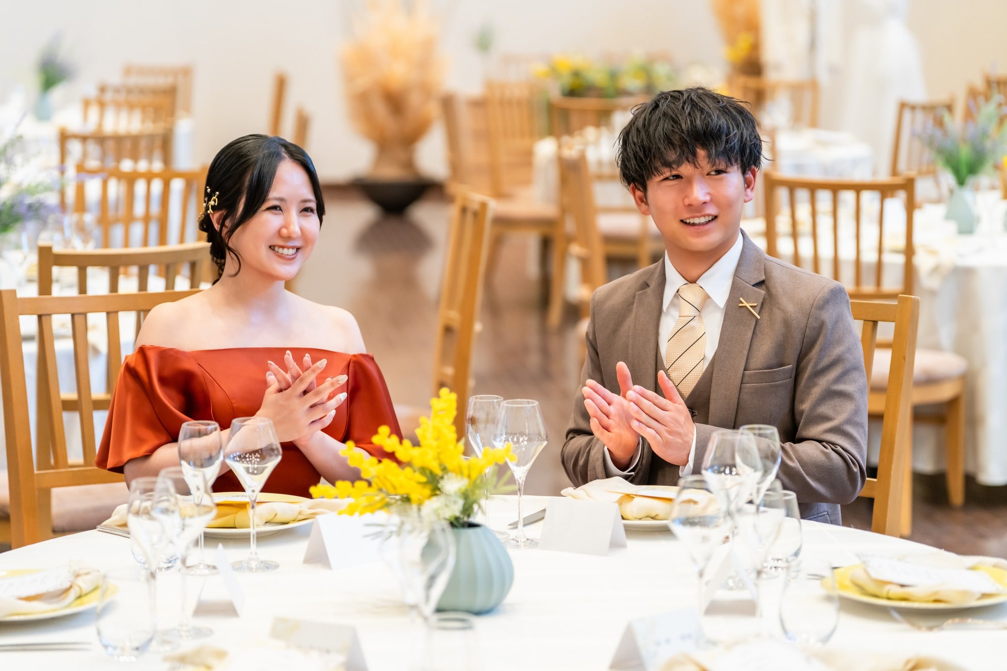 【男性】20代ゲストの結婚式の服装は？選び方やおすすめコーデを紹介
