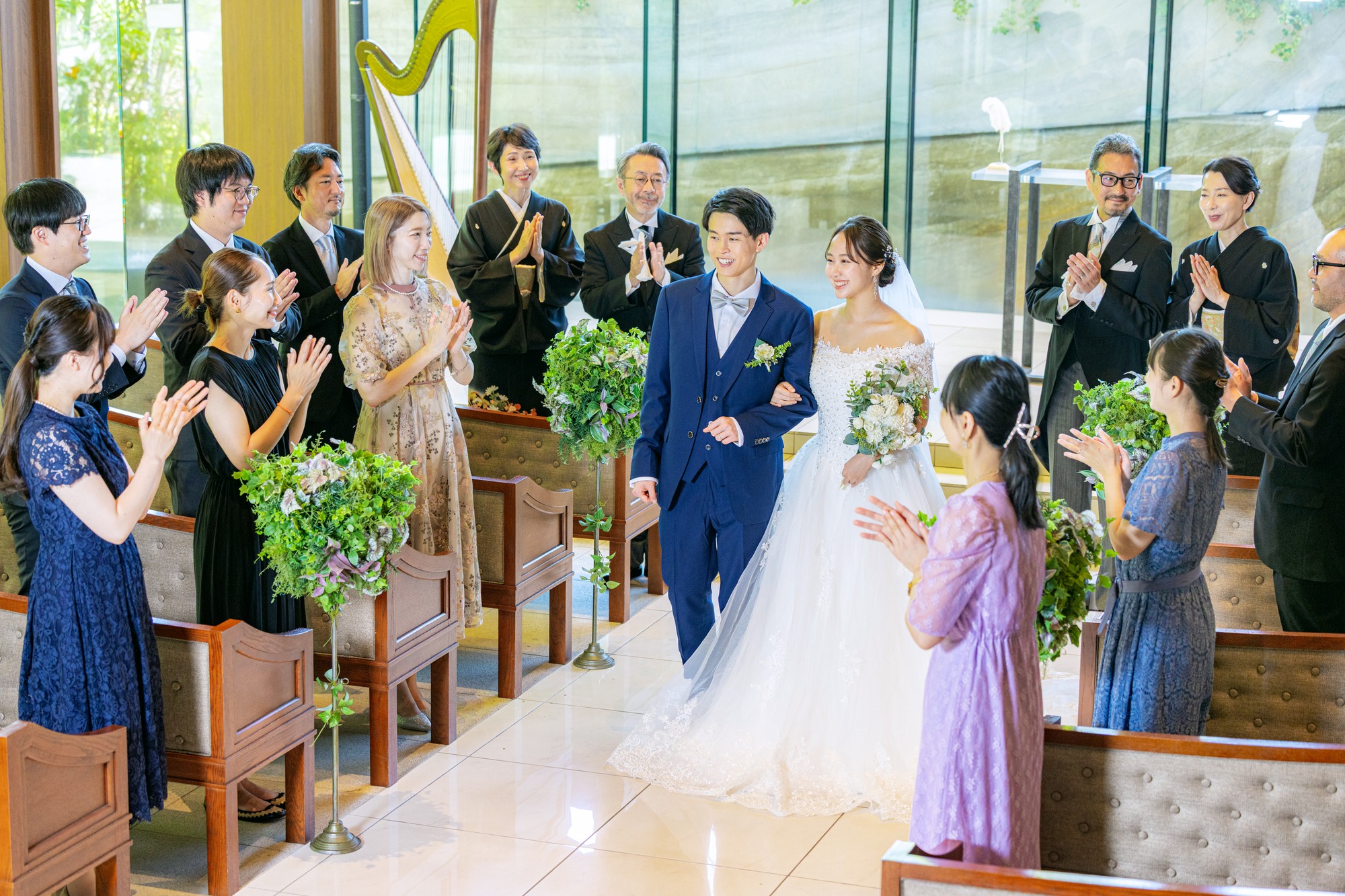 結婚式のゲストは白のネクタイを着用しても良い？マナーや選び方を解説