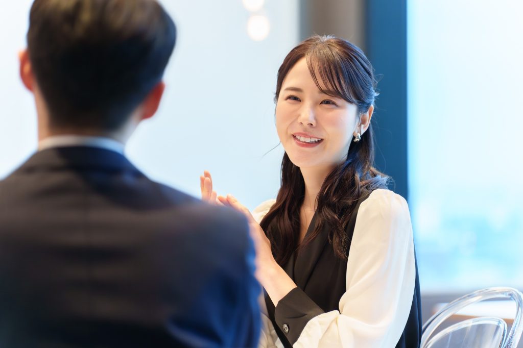 【シーン別】女性の平服の装い