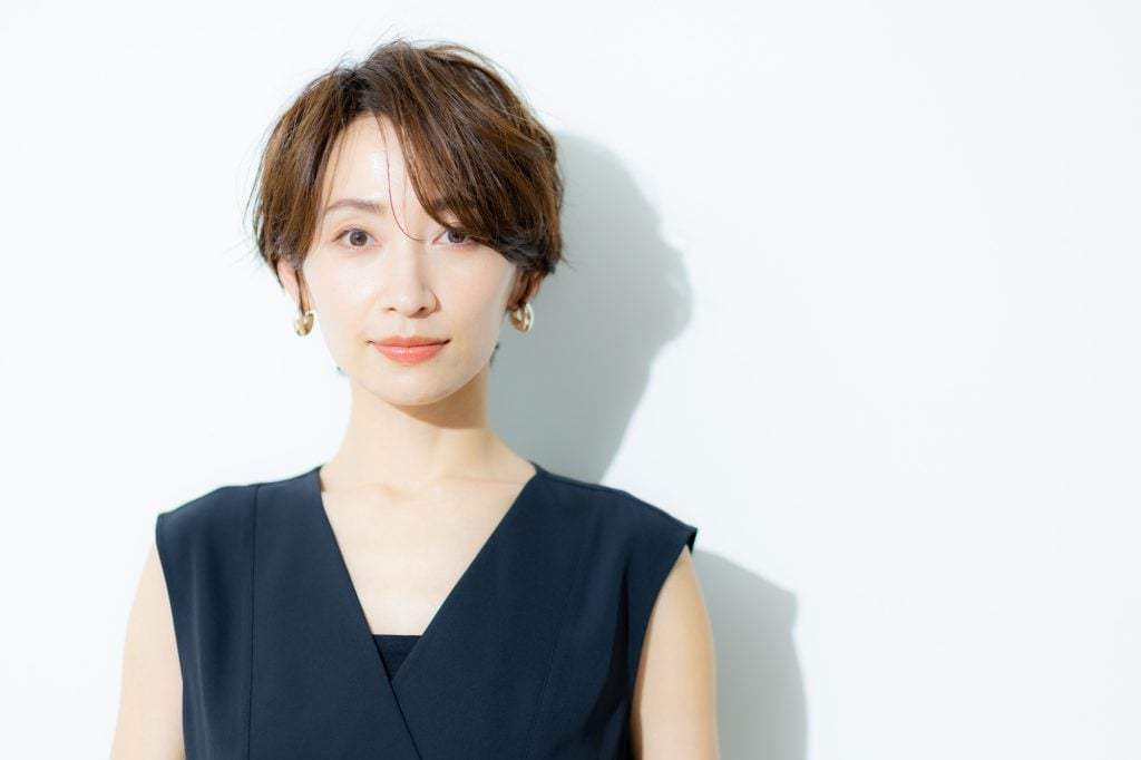 女性の平服に合わせる靴・バッグ・アクセサリーのマナー