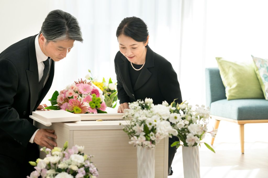 身内だけで行う一周忌も適切な服装で臨もう！