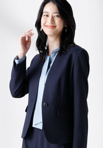 美ジ楽(ビジラク/びじらく)スーツ ネイビー 着用イメージ