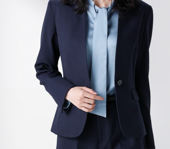 美ジ楽(ビジラク/びじらく)スーツ ネイビー 着用イメージ