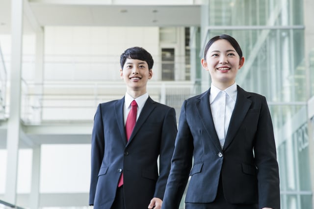 就活に最適なスーツ解説記事サムネイル